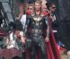  Chris Hemsworth tourne les premières scènes de  Thor : The Dark World  avec Jaimie Alexander, dans le sud de l'Angleterre, le 11 septembre 2012. 