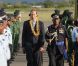Le prince William a passé en revue la garde d'honneur le dimanche 16 septembre 2012 à l'aéroport Henderson à Honiara aux Iles Salomon, troisième étape de son voyage en Asie du sud-est dans la cadre du Jubilé de diamant de la reine Elizabeth II
