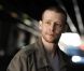 Johnny Lewis, connu pour son rôle de Half-Sack dans la série  Sons of Anarchy , a tué sa propriétaire Catherine Davis, massacré son chat, s'est battu avec deux hommes dans le quartier de Los Feliz à Los Angeles le 26 septembre 2012, avant de se tuer en tombant du toit de la maison de sa victime.