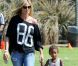 Heidi Klum et ses enfants profitent d'une belle journée ensoleillée à Los Angeles le 29 septembre 2012. Ici, avec Lou, 3 ans