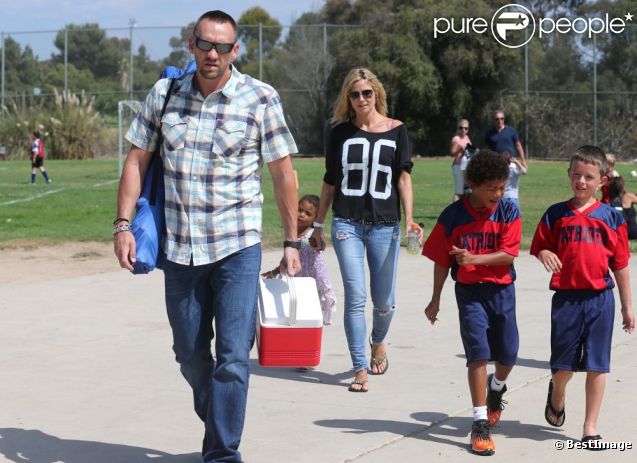Heidi Klum en famille et jamais très loin de son nouvel homme... Los Angeles le 29 septembre 2012