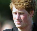 Le Prince Harry, son coiffeur ne lui veut pas du bien....