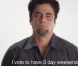  
 Benicio Del Toro dans la campagne vidéo pour  Vote 4 Stuff . 
 