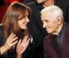  Carla Bruni et Charles Aznavour : moment de complicité sur le plateau de l'émission Hier Encore enregistrée le 19 septembre 2012. 
 Photo exclusive. Interdiction de reproduction 
