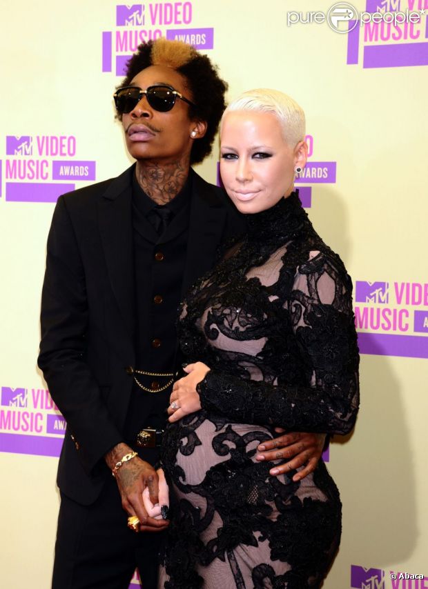 Amber Rose enceinte et son chéri Wiz Khalifa aux MTV Video Music Awards 2012 à Los Angeles le 6 septembre 2012.