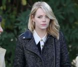 Emma Stone embrasse le Paris artistique et visite le musée Rodin. Le 4 Octobre 2012.