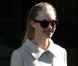 Amanda Seyfried opte pour le shopping et visite la boutique The Kooples à Saint Germain. Paris, le 4 Octobre 2012.