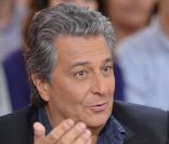  Christian Clavier sur le tournage de  Vivement Dimanche , le 30 octobre 2010. 