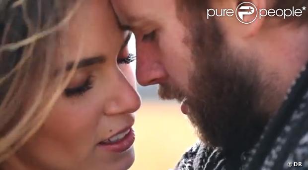 Paul McDonald et son épouse Nikki Reed de  Twilight , clip de  Now That I've Found You  (2012)