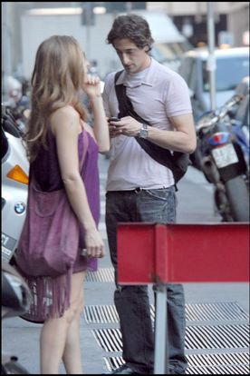Elsa Pataky et Adrien Brody, amoureux à Milan