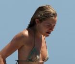 Sienna Miller avec ses seins naturels...