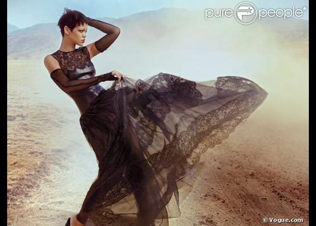 Rihanna, beauté champêtre photographiée par Annie Leibovitz pour sa deuxième couverture du magazine Vogue.