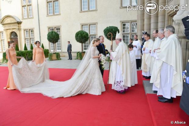 BODA GUILLAUME DE LUXEMBURGO Y STEPHANIE DE LANNOY - Página 36 960468-mariage-religieux-du-prince-guillaume-620x0-1