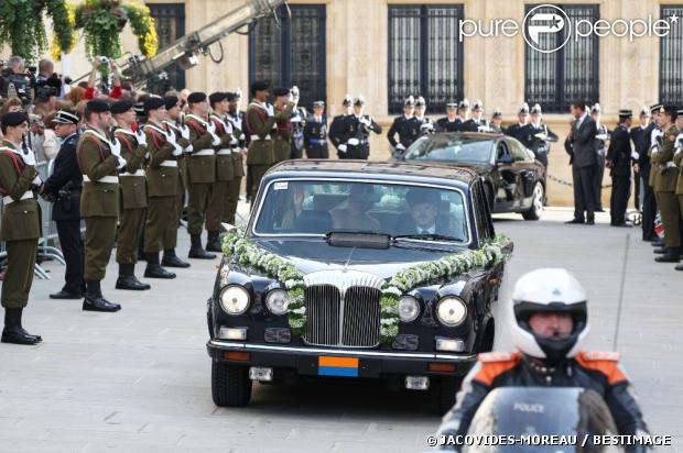 BODA GUILLAUME DE LUXEMBURGO Y STEPHANIE DE LANNOY - Página 36 960485-la-mariee-stephanie-de-lannoy-arrive-620x0-1