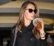 Alessandra Ambrosio arrive à l'aéroport de Los Angeles. Le 19 octobre.