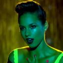 Alicia Keys, le clip ''Girl on Fire'' : Sa nouvelle vie de maman mise en images