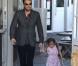Ben Affleck a offert un petit déjeuner à Seraphina avant de l'emmener à l'école, à Los Angeles, le 23 octobre 2012