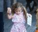 Ben Affleck a offert un petit déjeuner à Seraphina avant de l'emmener à l'école, à Los Angeles, le 23 octobre 2012 - Look fleuri pour Seraphina