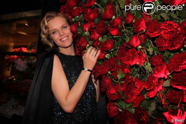 Eva Herzigova, nouvelle égérie Dior beauté à la soirée Dior organisée au restaurant parisien Lapérouse le 24 octobre 2012