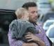 Ben Affleck porte le petit Samuel, 8 mois, à Pacific Palisades le 28 octobre 2012
