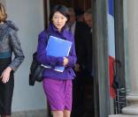 Fleur Pellerin, ministre déléguée aux PME, à l'Innovation et à l'Économie numérique, en violet, à la sortie du conseil des ministres, le 31 octobre 2012.