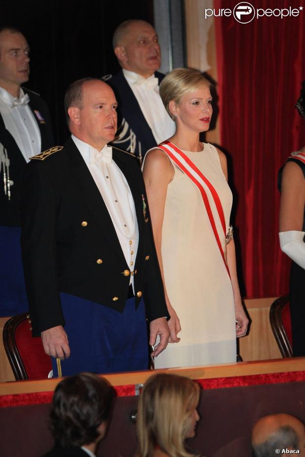 CASA PRINCIPESCA DE MÓNACO - Página 4 982936-prince-albert-ii-and-princess-charlene-620x0-1