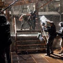 Chris Nolan filme Bane et Batman en plein combat, dans The Dark Knight Rises.