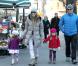 Sarah Jessica Parker et son mari Matthew Broderick emmènent leurs filles Tabitha et Marion a l'école à New York, le 14 décembre 2012.