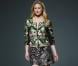 Bar Refaeli : Le top israélien illumine le catwalk bariolé du défilé Desigual