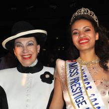Geneviève de Fontenay et Auline Grac, Miss Prestige National 2013, le 10 décembre 2012 à Paris.