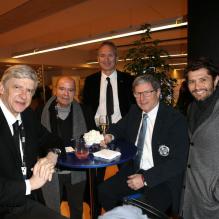 Arsène Wenger, Christian Jeanpierre, Jean-Michel Larqué et Bixente Lizarazu lors de l'inauguration de la tribune de presse du Stade de France qui portera désormais le nom de Thierry Roland, le 6 février 2013