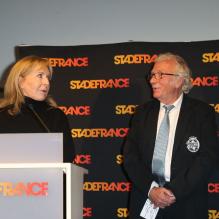 Françoise Boulain et Jacques Vendroux lors de l'inauguration de la tribune de presse du Stade de France qui portera désormais le nom de Thierry Roland, le 6 février 2013