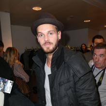 M. Pokora lors de l'inauguration de la tribune de presse du Stade de France qui portera désormais le nom de Thierry Roland, le 6 février 2013