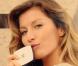 Gisele Bündchen : Lumineuse et enjouée voit la vie en Beiges pour Chanel