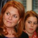 Princesses Beatrice et Eugenie : Lookées, soudées, engagées au côté de leur mère