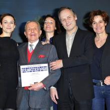Marie-Josée Croze, Stefano Abbati, Alessandra Mastronardi, Hippolyte Girardot et Delphine Serina lors du palmarès des 18e Lauriers de la radio et de la télévision à l'hôtel de ville de Paris, le 4 mars 2013