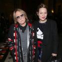 Izïa Higelin et Christophe bien accompagné, amateurs de mode chez Castelbajac