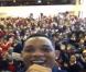 Will Smith montre les écolières en délire de la Saint Martin's School en Angleterre - mars 2013