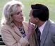 Leonardo DiCaprio timide ? 27 prises pour embrasser la déjantée Joanna Lumley !