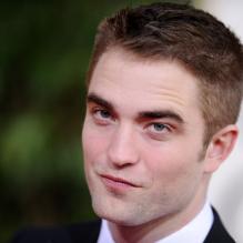 Robert Pattinson lors des Golden Globes le 13 janvier 2013.