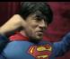 Pascal Obispo, en Superman, dans le clip de son deuxième single inédit intitulé Comment veux-tu que je t'aime, sur son best-of MillésimeS, sorti le 7 janvier 2013.
