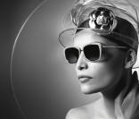 La maison Chanel a dévoilé sa nouvelle campagne Eyewear avec Letitia Casta