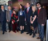 Serge Toubiana Costa Gavras Agnès Varda, Aurélie Filippetti, Albert II de Monaco, Rosalie Varda et Mathieu Demy à la Cinémathèque française pour rendre hommage à Jacques Demy, objet d'une exposition (Le Monde enchanté de Jacques Demy), le 8 avril 2013.