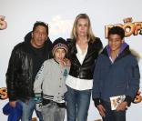 Smaïn, sa compagne Sid et leur fils Rayanne à la première du film Les Profs au Grand Rex, Paris, le 9 avril 2013.