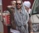 Russell Brand en look hippie après son cours de yoga à West Hollywood le 5 avril 2013.