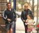 Hugh Jackman avec sa femme et sa fille à New York le 10 avril 2013