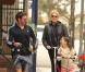 Hugh Jackman en famille à New York le 10 avril 2013