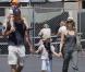 Liev Schreiber et Naomi Watts au Kids Earth Day à Los Angeles, le 21 avril 2013 avec leurs enfants.