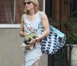 Jodie Foster fait ses courses... d'alcool !