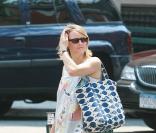 Jodie Foster fait ses courses... d'alcool !